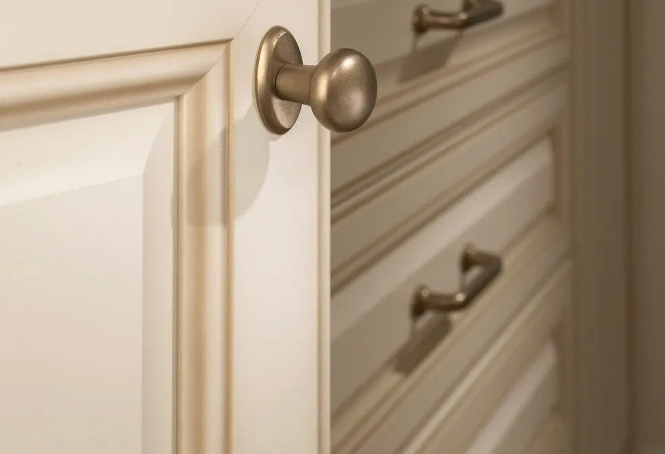 Top Knobs img - American Floor & Home